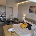 Santorini Villatzio * Mesaria