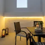 Santorini Villatzio *