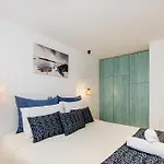 度假居 Santorini Villatzio