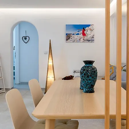別荘 Santorini Villatzio メッサリア
