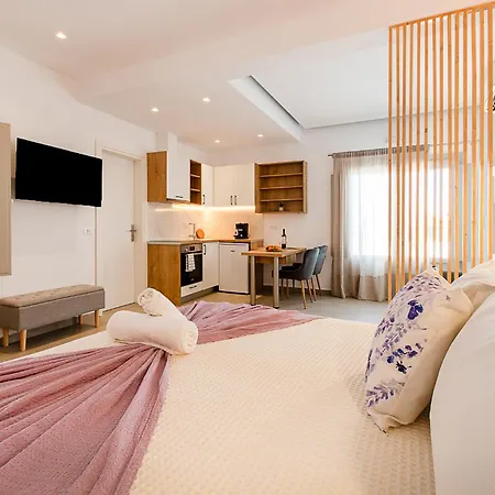 펜션 Santorini Villatzio 메사리아